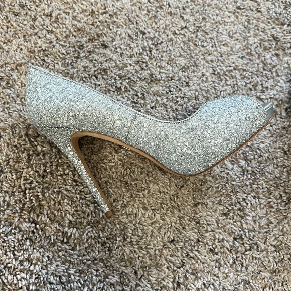 Badgley Mischka Kassidy Heels - Picture 5 of 9